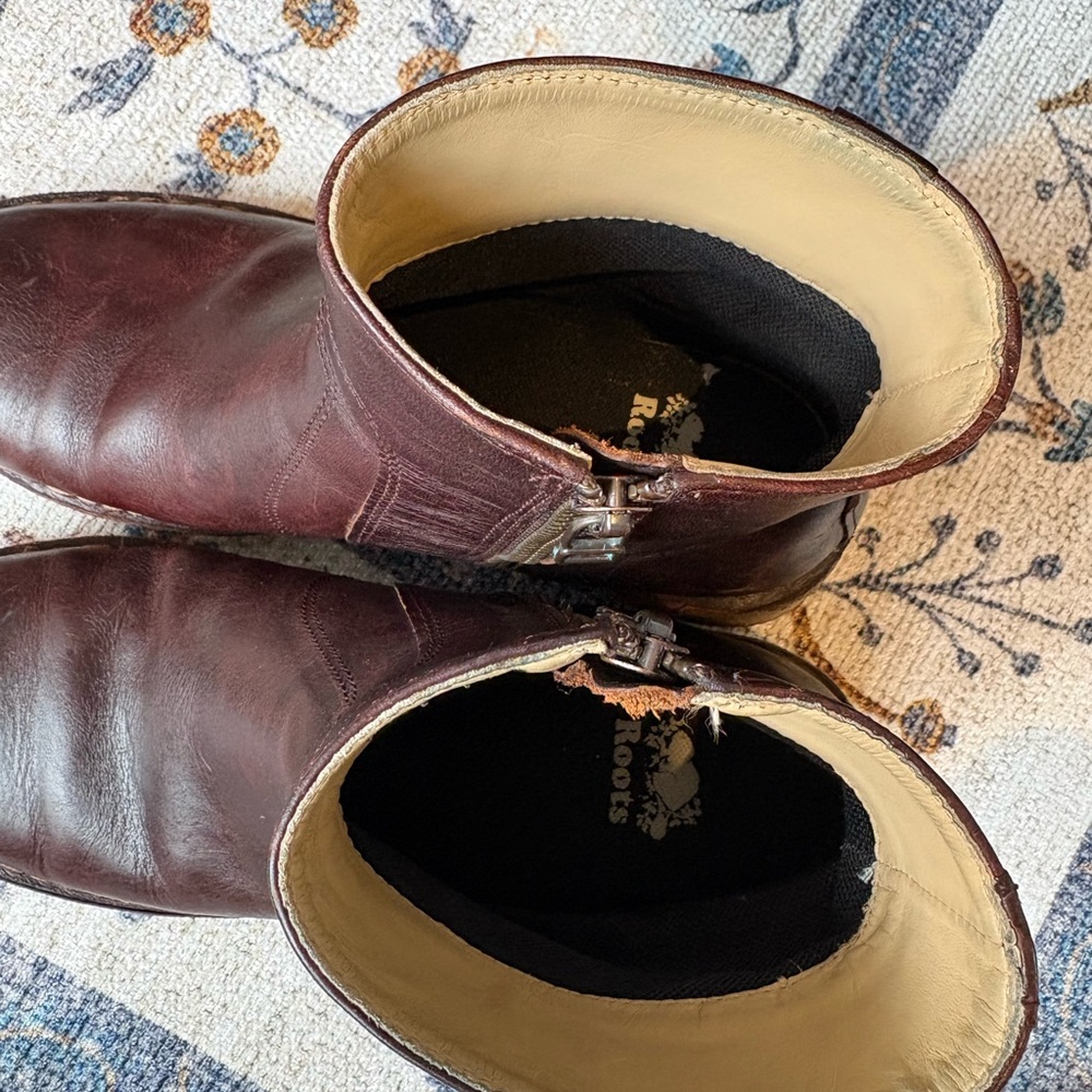Roots Women's Dark Brown Side-Zip Leather Boots, Size 7 - Picture 4 of 12